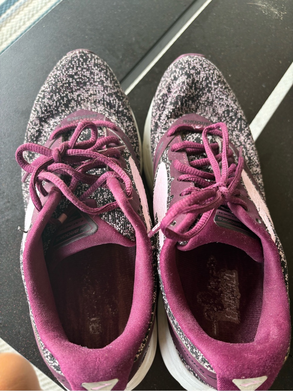 Brooks Women's Burgundy and Pink Running Shoes - Lightweight Comfort size 9 - Picture 3 of 5
